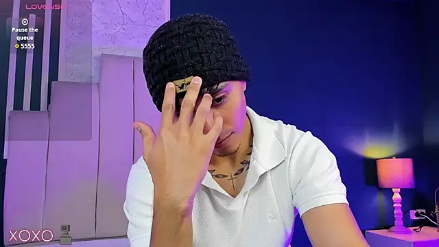 Snapshot of Allex_Cano chatting on November 23, 2025, 6:29 pm Allex Cano online show from November 23, 2025, 6:29 pm