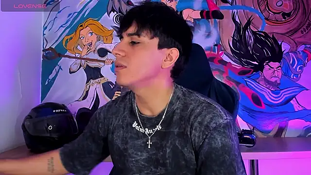 Snapshot of Allex_Cano chatting on October 24, 2025, 7:24 pm Allex Cano online show from October 24, 2025, 7:24 pm