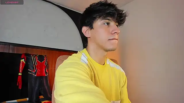 Snapshot of Allex_Cano chatting on February 21, 2026, 8:22 pm Allex Cano online show from February 21, 2026, 8:22 pm