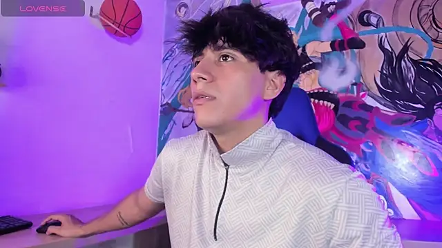 Snapshot of Allex_Cano chatting on March 18, 2026, 7:37 pm Allex Cano online show from March 18, 2026, 7:37 pm