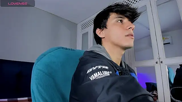 Snapshot of Allex_Cano chatting on February 21, 2026, 3:19 am Allex Cano online show from February 21, 2026, 3:19 am