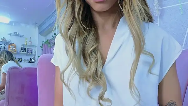 EmmyCortez online show from November 7, 2025, 12:21 pm