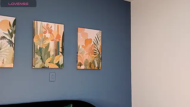 Zamira Taylor online show from October 15, 2025, 11:35 pm