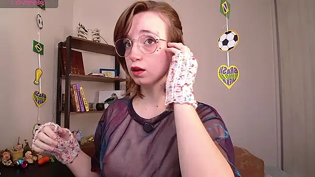 Snapshot of Elise_Nyx chatting on June 27, 2026, 1:17 pm Elise Nyx online show from June 27, 2026, 1:17 pm