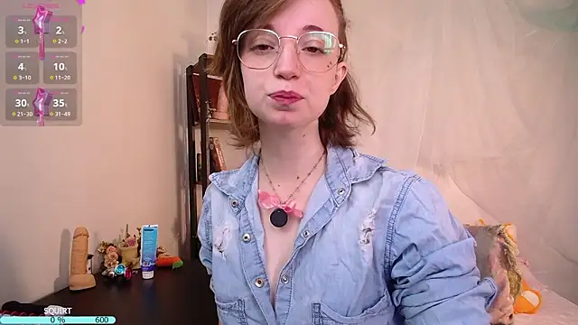 Snapshot of Elise_Nyx chatting on May 13, 2026, 1:51 pm Elise Nyx online show from May 13, 2026, 1:51 pm