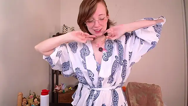 Snapshot of Elise_Nyx chatting on June 6, 2026, 12:54 pm Elise Nyx online show from June 6, 2026, 12:54 pm