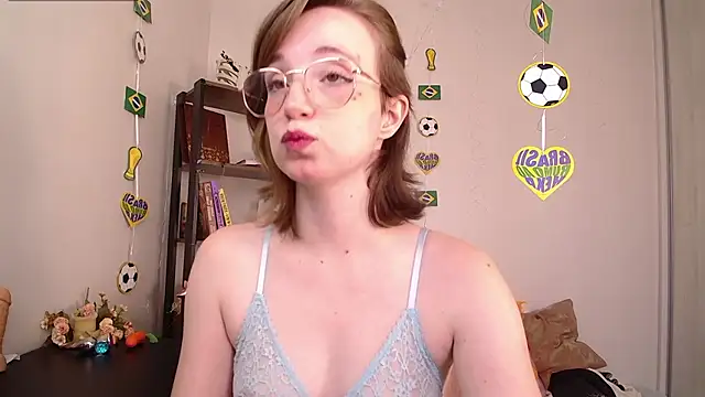 Snapshot of Elise_Nyx chatting on June 30, 2026, 12:27 pm Elise Nyx online show from June 30, 2026, 12:27 pm