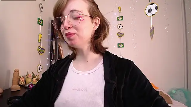 Snapshot of Elise_Nyx chatting on June 16, 2026, 12:27 pm Elise Nyx online show from June 16, 2026, 12:27 pm