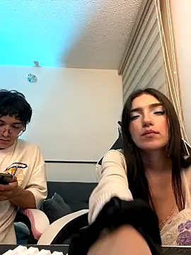 Snapshot of DesireLuxe chatting on November 12, 2025, 6:06 am DesireLuxe online show from November 12, 2025, 6:06 am