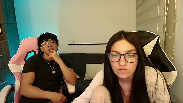 Snapshot of DesireLuxe chatting on November 5, 2025, 6:49 am DesireLuxe online show from November 5, 2025, 6:49 am