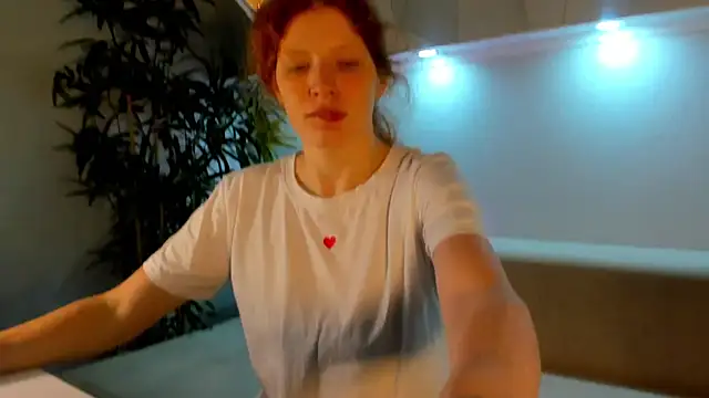 Sandra Wi1son online show from November 17, 2025, 1:42 am