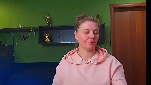 VeronikawGold online show from April 30, 2026, 8:57 pm
