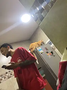 eross chipre  online show from October 7, 2025, 4:57 am