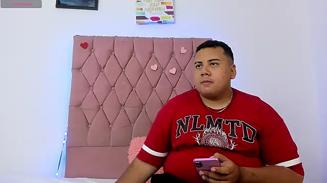 Snapshot of MICHAEL_AND_SHARON chatting on October 19, 2025, 4:26 am MICHAEL AND SHARON online show from October 19, 2025, 4:26 am