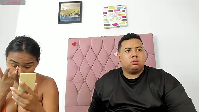 Snapshot of MICHAEL_AND_SHARON chatting on October 9, 2025, 4:24 am MICHAEL AND SHARON online show from October 9, 2025, 4:24 am