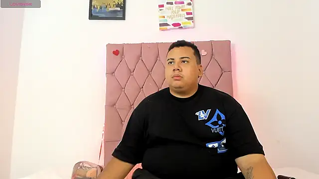 Snapshot of MICHAEL_AND_SHARON chatting on October 25, 2025, 4:22 am MICHAEL AND SHARON online show from October 25, 2025, 4:22 am