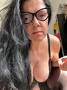 LadydeSade online show from April 2, 2026, 12:45 pm