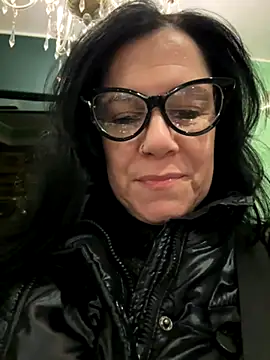 Snapshot of LadydeSade chatting on November 18, 2025, 8:56 pm LadydeSade online show from November 18, 2025, 8:56 pm