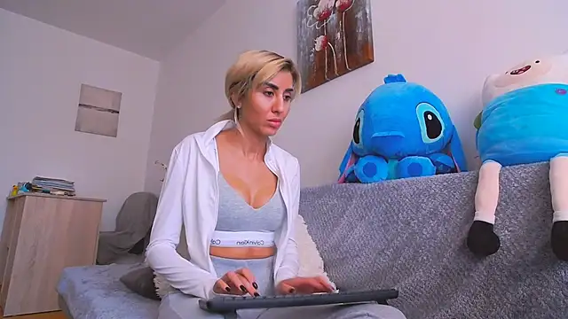 Snapshot of SweetJessy26 chatting on October 23, 2025, 12:48 pm SweetJessy26 online show from October 23, 2025, 12:48 pm