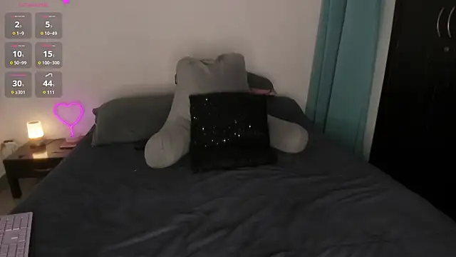  lucianapalmer online show from March 17, 2026, 11:30 pm