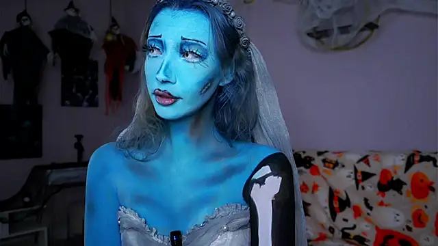 SunnivaCovil online show from October 31, 2025, 4:14 pm