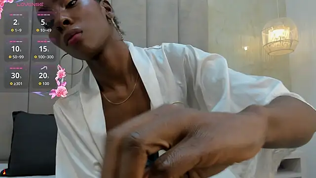 Snapshot of AnnyCampbell chatting on June 13, 2026, 3:37 am AnnyCampbell online show from June 13, 2026, 3:37 am