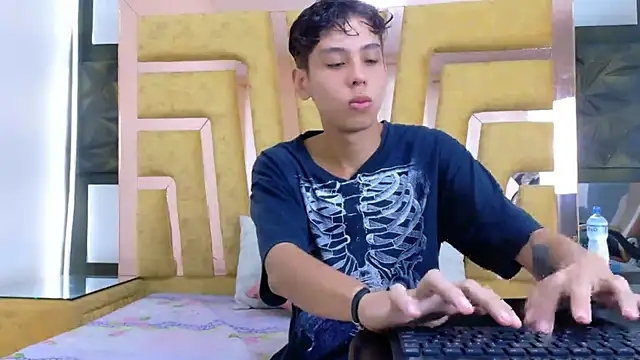 Snapshot of Noahoconor chatting on October 2, 2025, 4:32 pm Noahoconor online show from October 2, 2025, 4:32 pm