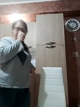 Snapshot of Dolcecurvy chatting on March 17, 2026, 10:24 pm Dolcecurvy online show from March 17, 2026, 10:24 pm