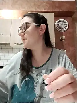 Snapshot of Dolcecurvy chatting on February 6, 2026, 10:06 pm Dolcecurvy online show from February 6, 2026, 10:06 pm