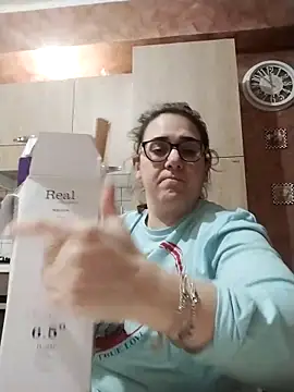 Snapshot of Dolcecurvy chatting on March 22, 2026, 10:55 pm Dolcecurvy online show from March 22, 2026, 10:55 pm