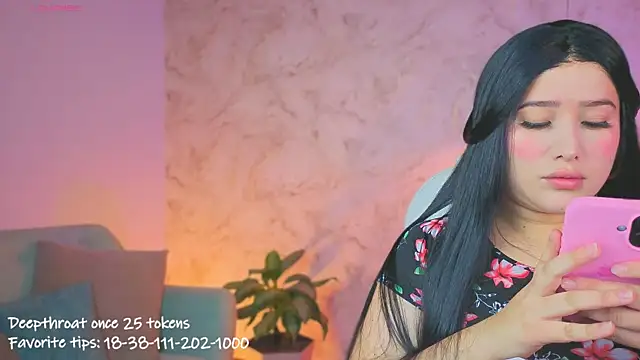 Snapshot of Leaa_Cox chatting on June 25, 2026, 8:14 pm Leaa Cox online show from June 25, 2026, 8:14 pm