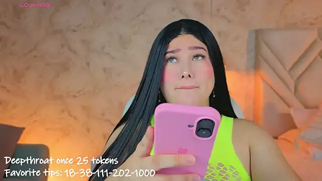 Snapshot of Leaa_Cox chatting on June 15, 2026, 8:52 pm Leaa Cox online show from June 15, 2026, 8:52 pm
