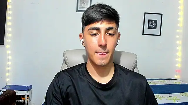 Snapshot of babymaik chatting on November 12, 2025, 5:22 am babymaik online show from November 12, 2025, 5:22 am