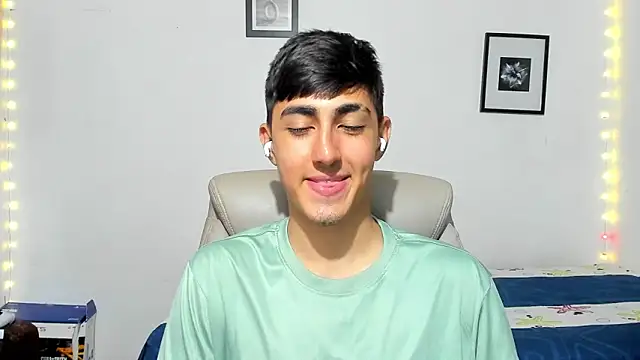 Snapshot of babymaik chatting on November 19, 2025, 5:29 am babymaik online show from November 19, 2025, 5:29 am