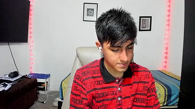 Snapshot of babymaik chatting on October 15, 2025, 8:17 pm babymaik online show from October 15, 2025, 8:17 pm