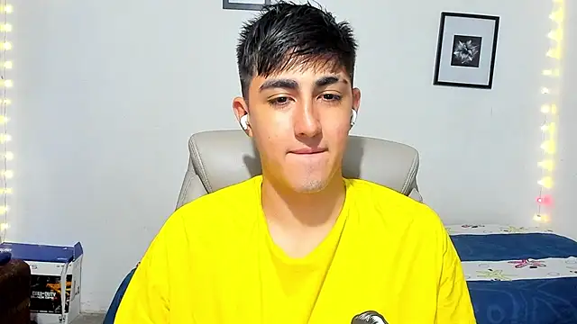 Snapshot of babymaik chatting on November 15, 2025, 5:22 am babymaik online show from November 15, 2025, 5:22 am