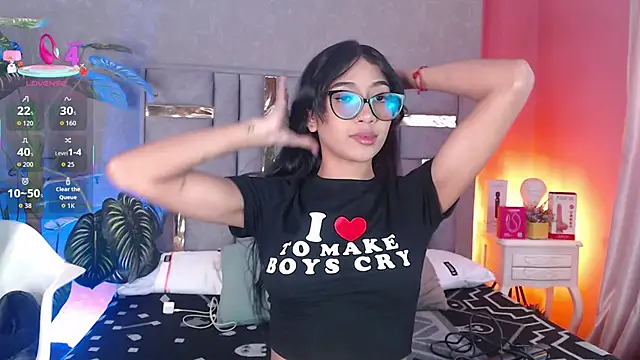 Snapshot of Tyla_Ks chatting on November 12, 2025, 7:40 pm Tyla Ks online show from November 12, 2025, 7:40 pm