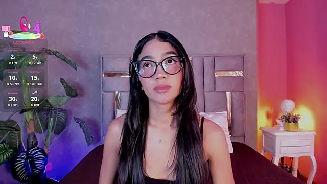 Snapshot of Tyla_Ks chatting on June 24, 2026, 8:06 pm Tyla Ks online show from June 24, 2026, 8:06 pm