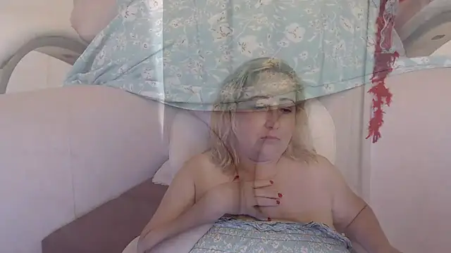 Snapshot of Mature_2025 chatting on October 26, 2025, 1:33 pm Mature 2025 online show from October 26, 2025, 1:33 pm