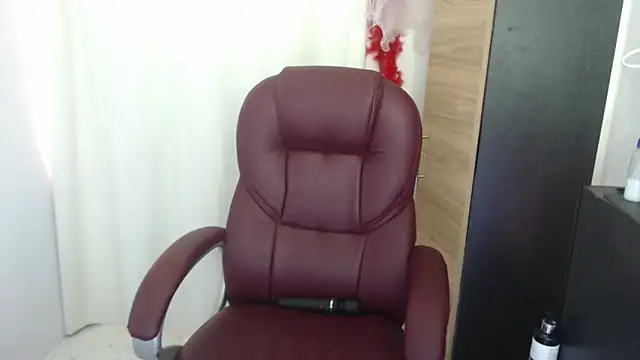 Mature 2025 online show from June 1, 2026, 4:39 pm