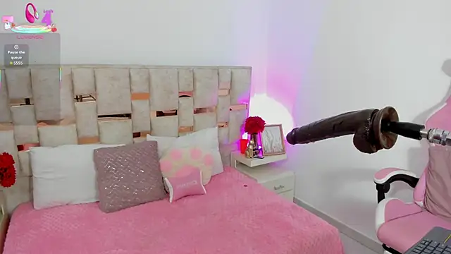 Snapshot of cutie_sarax1 chatting on November 7, 2025, 12:10 pm cutie sarax1 online show from November 7, 2025, 12:10 pm