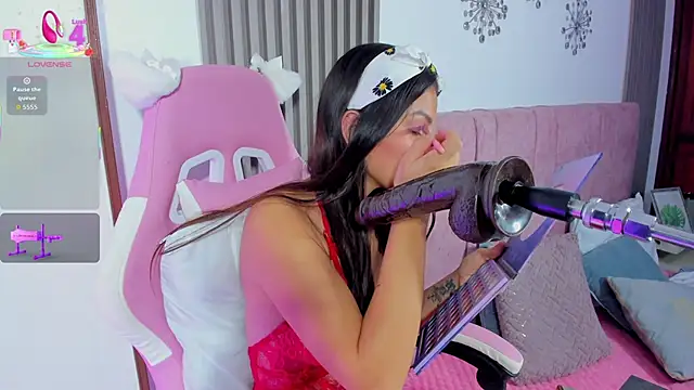 Snapshot of cutie_sarax1 chatting on November 22, 2025, 1:37 am cutie sarax1 online show from November 22, 2025, 1:37 am