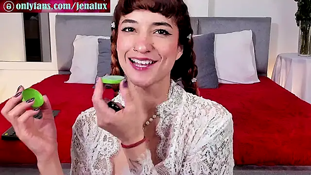 Snapshot of jennalux_ chatting on November 22, 2025, 1:15 am jennalux online show from November 22, 2025, 1:15 am