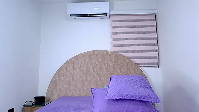 Snapshot of abigail_fx chatting on November 21, 2025, 3:05 am abigail fx online show from November 21, 2025, 3:05 am