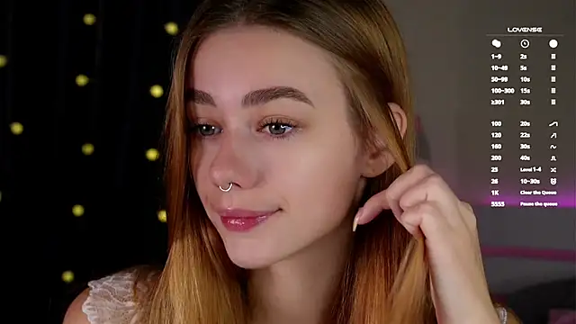 Snapshot of EmilaMills chatting on October 19, 2025, 12:57 am EmilaMills online show from October 19, 2025, 12:57 am