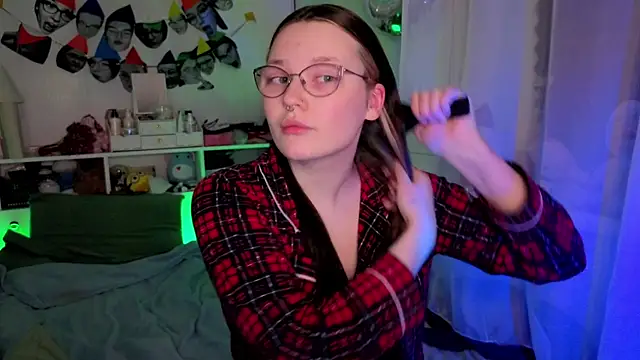 milliedoll online show from December 22, 2025, 12:55 am