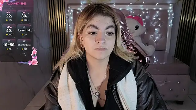 Snapshot of lili_conor_s chatting on November 2, 2025, 3:44 am lili conor s online show from November 2, 2025, 3:44 am