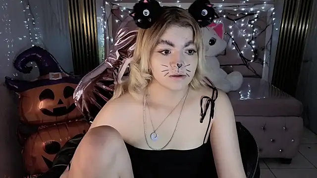 Snapshot of lili_conor_s chatting on October 31, 2025, 3:36 am lili conor s online show from October 31, 2025, 3:36 am