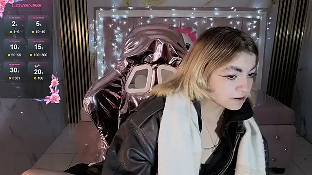 Snapshot of lili_conor_s chatting on November 6, 2025, 3:21 am lili conor s online show from November 6, 2025, 3:21 am