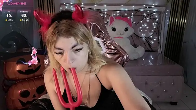 Snapshot of lili_conor_s chatting on October 26, 2025, 1:00 pm lili conor s online show from October 26, 2025, 1:00 pm